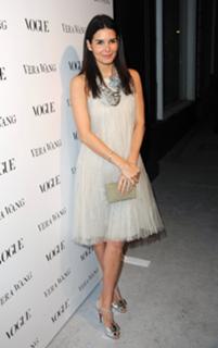 Angie Harmon feet photo thumbnail