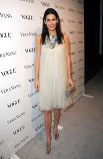 Angie Harmon feet photo thumbnail