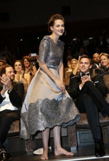 Kristen Stewart feet photo thumbnail