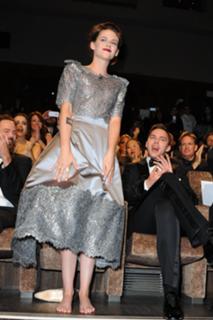 Kristen Stewart feet photo thumbnail