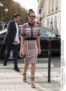 Katy Perry feet photo thumbnail