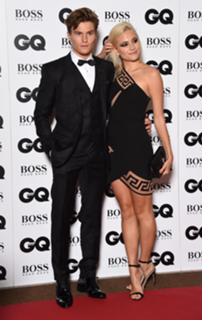 Pixie Lott feet photo thumbnail
