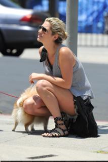 Kesha feet photo thumbnail