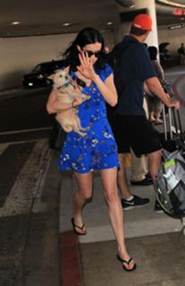 Krysten Ritter feet photo thumbnail