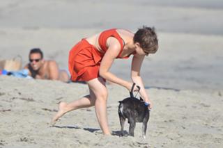 Kate Mara feet photo thumbnail