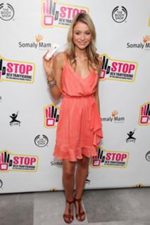Katrina Bowden feet photo thumbnail