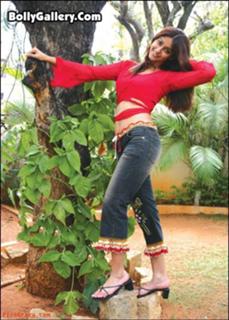Ileana D'Cruz feet photo thumbnail