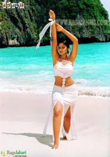 Ileana D'Cruz feet photo thumbnail
