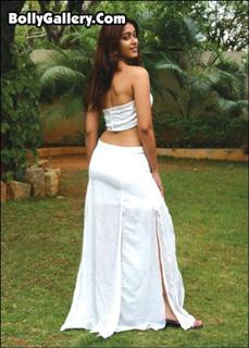 Ileana D'Cruz feet photo thumbnail