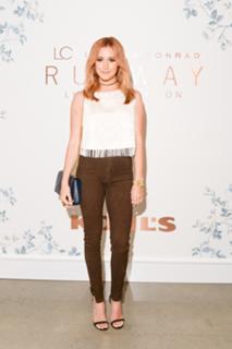 Ashley Tisdale feet photo thumbnail