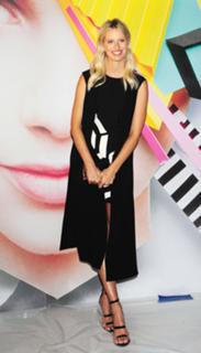 Karolina Kurkova feet photo thumbnail