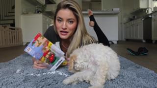 Justine Ezarik feet photo thumbnail