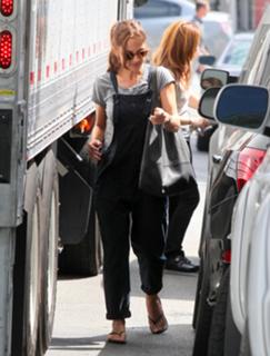Minka Kelly feet photo thumbnail