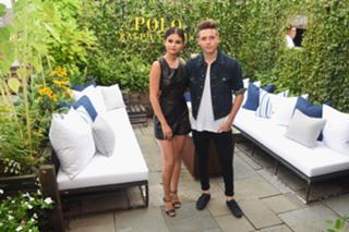 Selena Gomez feet photo thumbnail