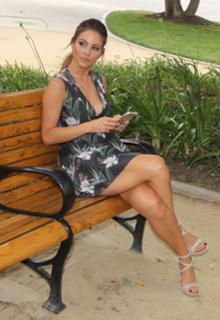 Maria Menounos feet photo thumbnail