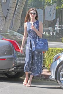 Emmy Rossum feet photo thumbnail