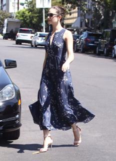 Emmy Rossum feet photo thumbnail
