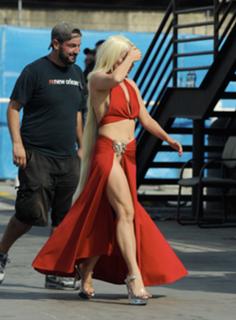 Lady Gaga feet photo thumbnail