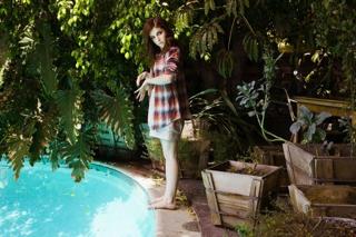 Anna Kendrick feet photo thumbnail