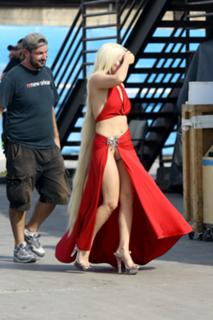 Lady Gaga feet photo thumbnail