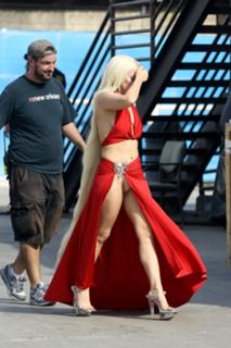 Lady Gaga feet photo thumbnail