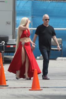 Lady Gaga feet photo thumbnail