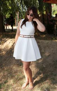 Ewa Farna feet photo thumbnail