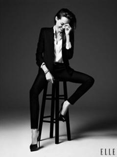 Angelina Jolie feet photo thumbnail