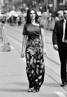 Rachel Weisz feet photo thumbnail