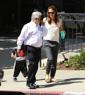 Jennifer Garner feet photo thumbnail