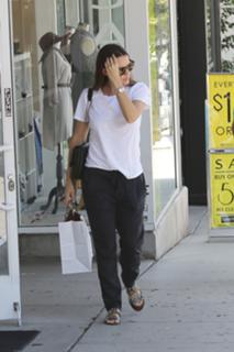 Jennifer Garner feet photo thumbnail
