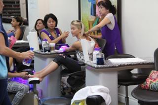 Julianne Hough feet photo thumbnail