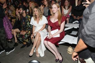 Alicia Silverstone feet photo thumbnail