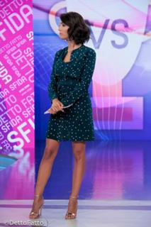 Caterina Balivo feet photo thumbnail