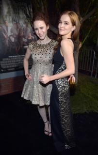 Rachel Brosnahan feet photo thumbnail