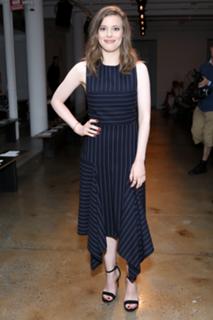 Gillian Jacobs feet photo thumbnail
