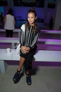 Jamie Chung feet photo thumbnail