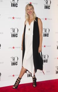 Karolina Kurkova feet photo thumbnail