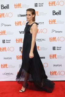 Kristen Stewart feet photo thumbnail
