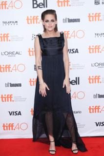 Kristen Stewart feet photo thumbnail