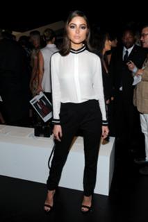 Olivia Culpo feet photo thumbnail