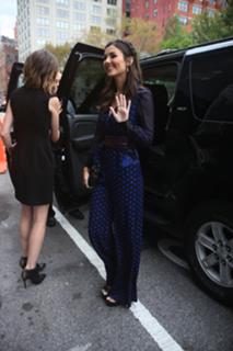 Victoria Justice feet photo thumbnail