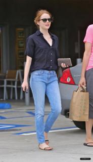 Emma Stone feet photo thumbnail