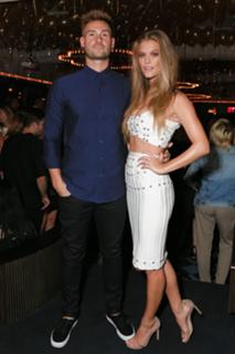 Nina Agdal feet photo thumbnail
