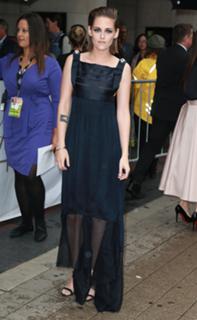 Kristen Stewart feet photo thumbnail