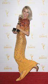 Julianne Hough feet photo thumbnail