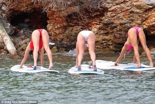 Lucy Mecklenburgh feet photo thumbnail