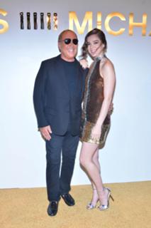 Hailee Steinfeld feet photo thumbnail