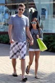 Ashley Tisdale feet photo thumbnail