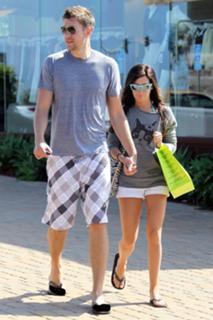 Ashley Tisdale feet photo thumbnail